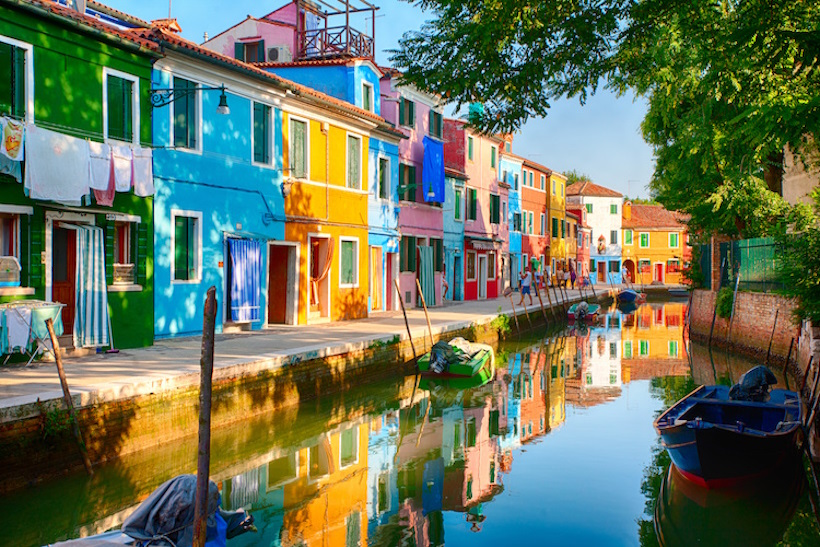 Isola di Burano, nella laguna di Venezia. Seminari e corsi Reiki a Dolo (Venezia) condotti da Dario Canil dal 1997.
