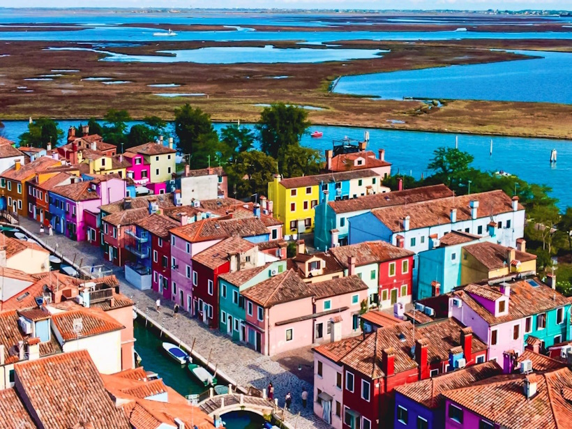 Venezia, l'Isola di Burano. Dario Canil presenta corsi e seminari Reiki vicino al Isola di Burano, in Veneto, a Dolo (Venezia).