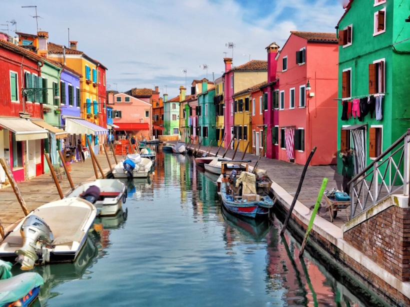 Isola di Burano. Reiki, crescita personale e percorsi di consapevolezza vicino all'Isola di Burano a Venezia.