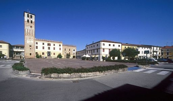 A dolo, a 35 minuti da Camposampiero, Dario Canil conduce seminari e corsi Reiki