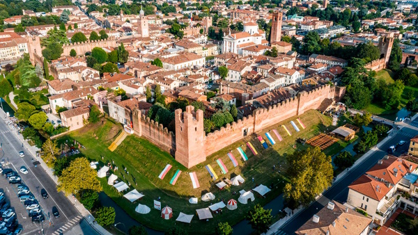 Dario Canil e il Centro Olistico Tolteca presentano corsi e seminari Reiki a Dolo, a 45 minuti da Castelfranco Veneto, in Veneto.