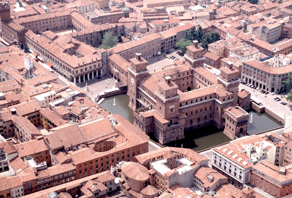 Dario Canil presenta corsi e seminari Reiki vicino a Ferrara, in Veneto.