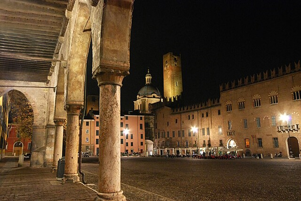Dario Canil e il Centro Olistico Tolteca presentano corsi e seminari Reiki a Dolo, a un'ora e mezza da Mantova, in Veneto.