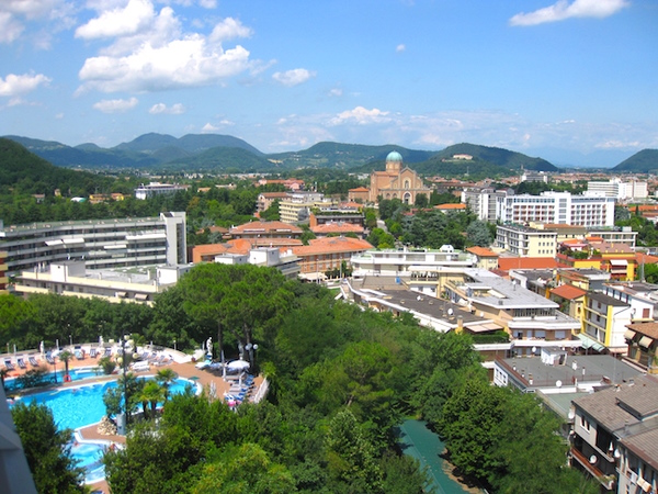 Dario Canil presenta corsi e seminari Reiki vicino a Montegrotto Terme, in Veneto.