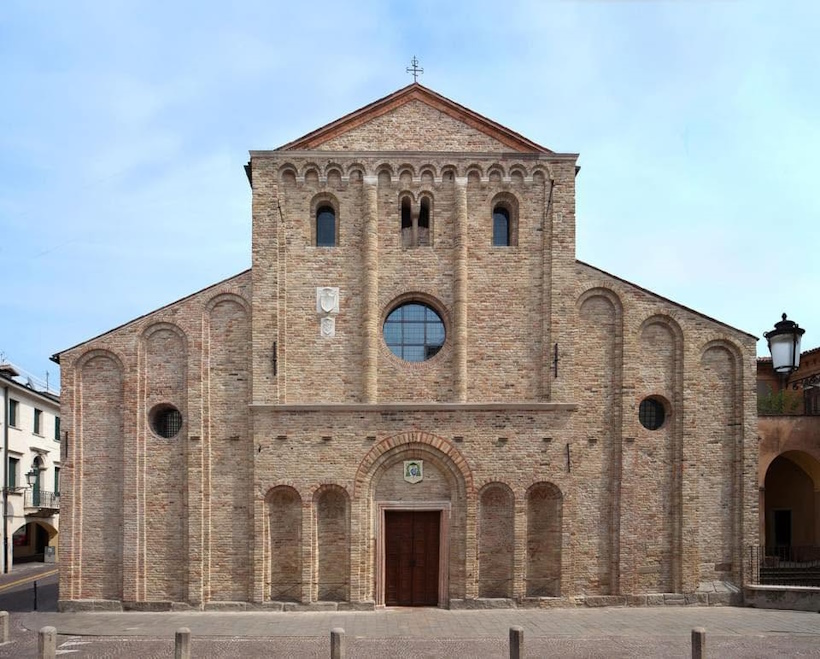 Chiesa di Santa Sofia Padova. Dario Canil presenta corsi e seminari Reiki vicino a Padova, in Veneto, a Dolo (Venezia).
