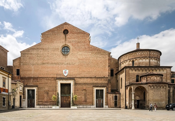 Padova, Duomo di Santa Maria Assunta. A venti minuti da Padova corsi e seminari Reiki nel Centro Olistico Tolteca a Dolo (Venezia)