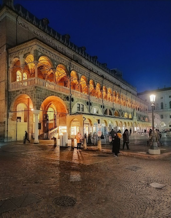 Dario Canil presenta corsi e seminari Reiki vicino a Padova, in Veneto, a Dolo (Venezia).