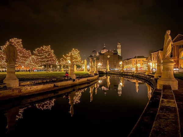 Padova, Prato della Valle. A venti minuti da Padova corsi e seminari Reiki nel Centro Olistico Tolteca a Dolo (Venezia)