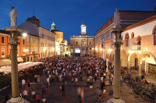 A dolo, a due ore da Ravenna, Dario Canil conduce seminari e corsi Reiki