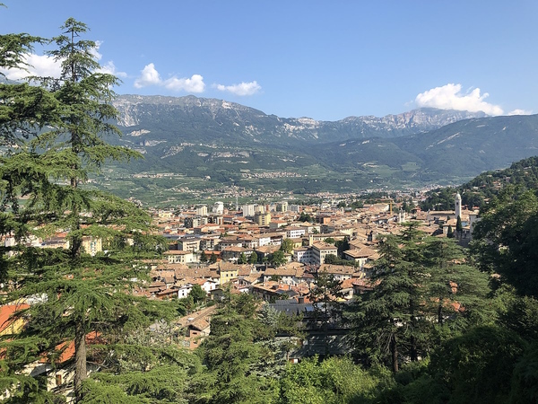 A dolo, a due ore da Rovereto, Dario Canil conduce seminari e corsi Reiki