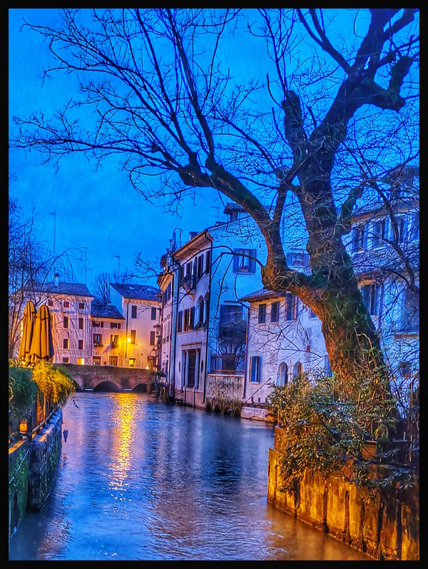 Treviso, il Canale dei Buranelli. A 45 minuti da Treviso corsi e seminari Reiki nel Centro Olistico Tolteca a Dolo (Venezia)