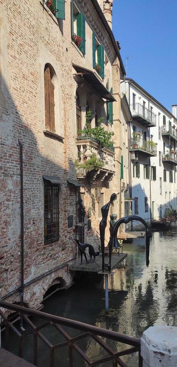 Dario Canil presenta i corsi e i seminari Reiki vicino a Treviso, in Veneto.