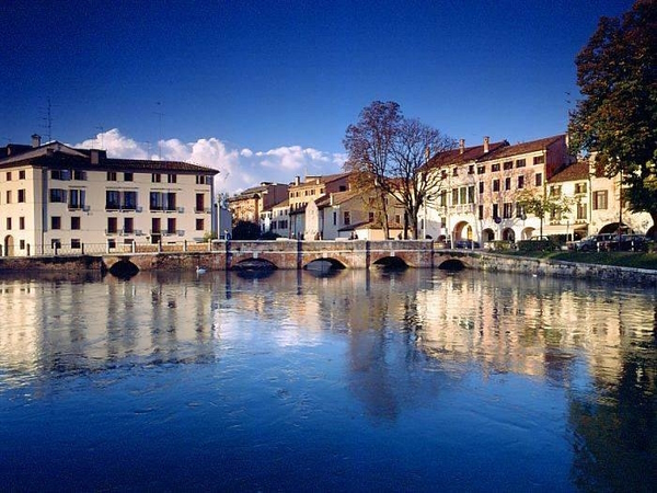 Treviso, i canali. A 45 minuti da Treviso corsi e seminari Reiki nel Centro Olistico Tolteca a Dolo (Venezia)