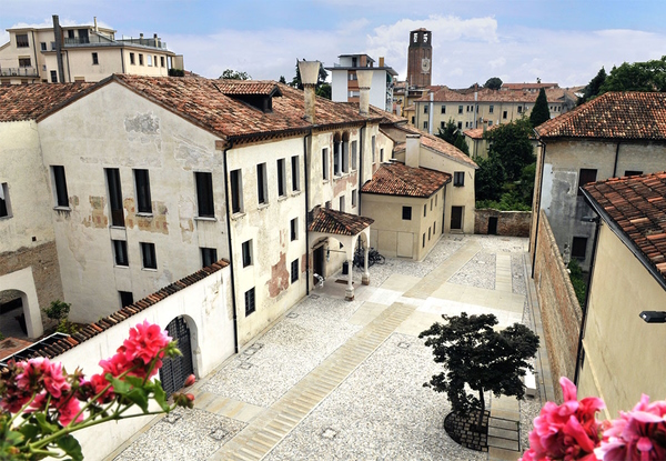 Treviso, Complesso di Santa Caterina. A 45 minuti da Treviso corsi e seminari Reiki nel Centro Olistico Tolteca a Dolo (Venezia)