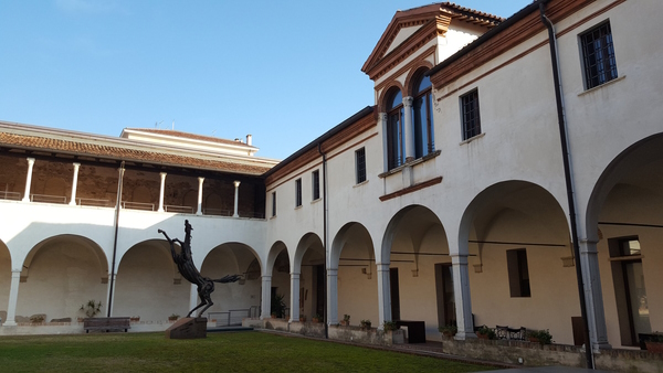 Complesso di Santa Caterina a Treviso. Dario Canil e il Centro Olistico Tolteca presentano corsi e seminari Reiki a Dolo (Venezia), vicino a Treviso, in Veneto.