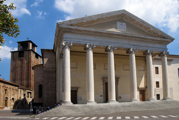 Dario Canil presenta corsi e seminari Reiki vicino a Treviso, in Veneto, a Dolo (Venezia).