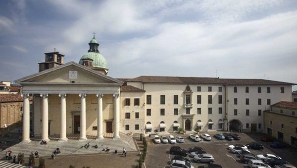 Treviso, il Duomo. A 45 minuti da Treviso corsi e seminari Reiki nel Centro Olistico Tolteca a Dolo (Venezia)