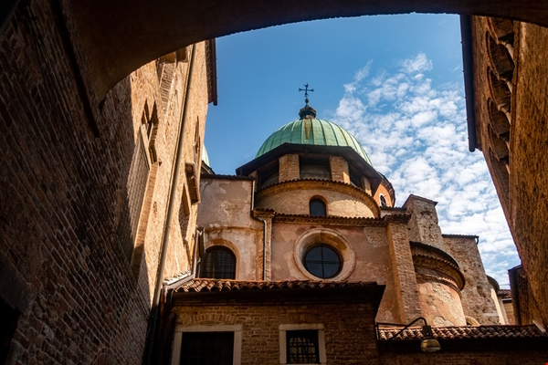 il Duomo a Treviso. Dario Canil e il Centro Olistico Tolteca presentano corsi e seminari Reiki a Dolo (Venezia), vicino a Treviso, in Veneto.