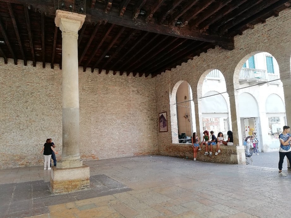 Loggia dei Cavalieri a Treviso. Dario Canil e il Centro Olistico Tolteca presentano corsi e seminari Reiki a Dolo (Venezia), vicino a Treviso, in Veneto.