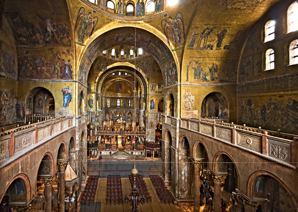 Venezia, San Marco. Dario Canil presenta i corsi e i seminari Reiki vicino a Venezia, in Veneto.
