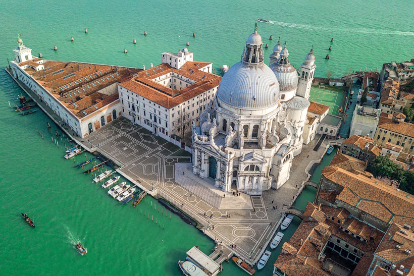 La Basilica di Santa Maria della Salute a Venezia. Seminari e corsi Reiki a Dolo condotti da Dario Canil dal 1997.