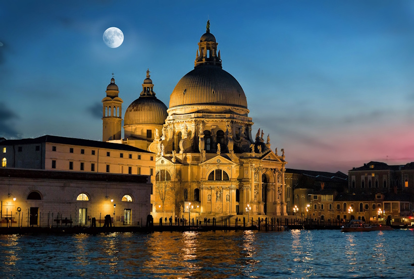 Venezia, l'Basilica di Santa Maria della Salute. Dario Canil presenta corsi e seminari Reiki vicino al Basilica di Santa Maria della Salute, in Veneto, a Dolo (Venezia).