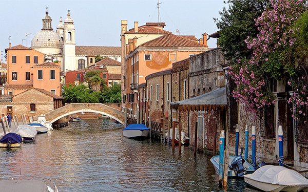 Venezia, Dorsoduro. Dario Canil presenta i corsi e i seminari Reiki vicino a Venezia, in Veneto.