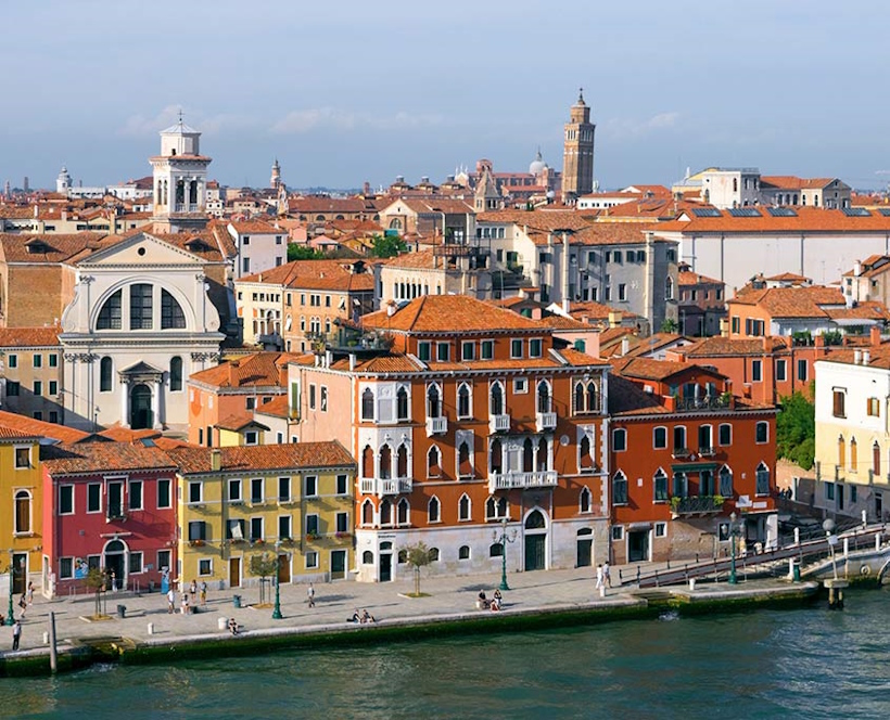 Venezia, il Fondamenta delle Zattere. Dario Canil presenta corsi e seminari Reiki vicino al Fondamenta delle Zattere, in Veneto, a Dolo (Venezia).