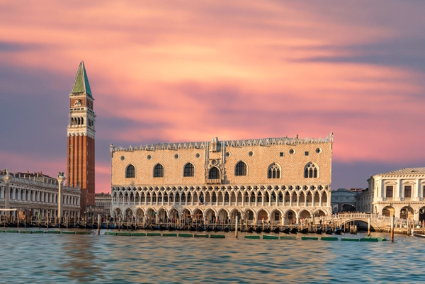 Venezia, il Palazzo Ducale, vicino a Venezia corsi e seminari Reiki nel Centro Olistico Tolteca a Dolo (Venezia)