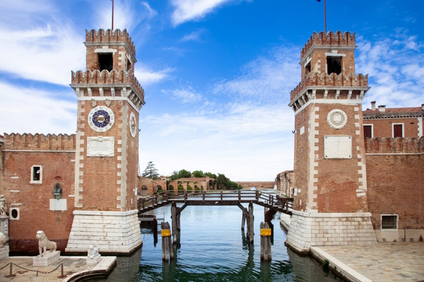 Venezia, Castello. Dario Canil e il Centro Olistico Tolteca presentano corsi e seminari Reiki a Dolo (Venezia), vicino a Venezia, in Veneto.