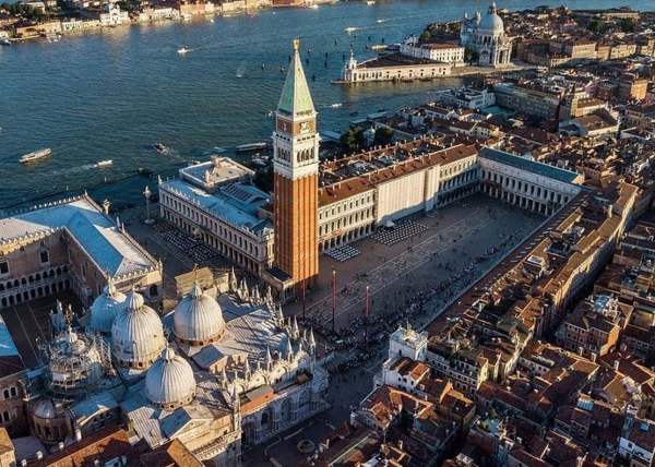 Venezia, San Marco. Dario Canil presenta corsi e seminari Reiki vicino a Venezia, in Veneto, a Dolo (Venezia).