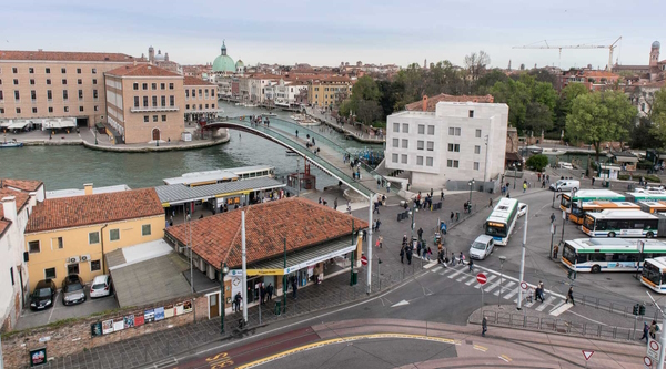 Venezia, Santa Croce. Dario Canil presenta i corsi e i seminari Reiki vicino a Venezia, in Veneto.
