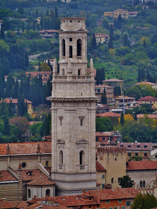 Dario Canil presenta i corsi e i seminari Reiki vicino a Verona, in Veneto.