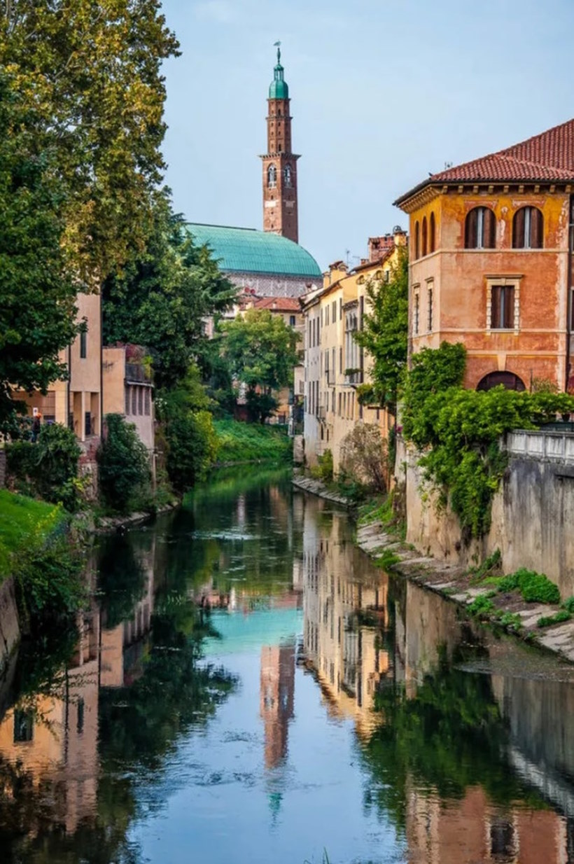 Dario Canil presenta corsi e seminari Reiki vicino a Vicenza, in Veneto.