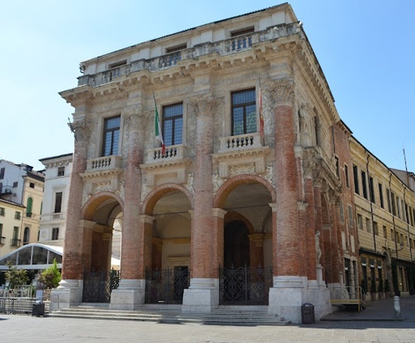 Dario Canil presenta i corsi e i seminari Reiki vicino a Vicenza, in Veneto.