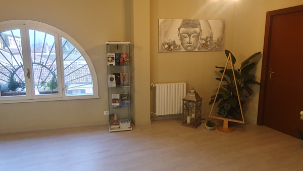 Nel centro di Luce Fabiano a Dolo, Venezia, Dario Canil conduce seminari di Reiki e di Sciamamismo.