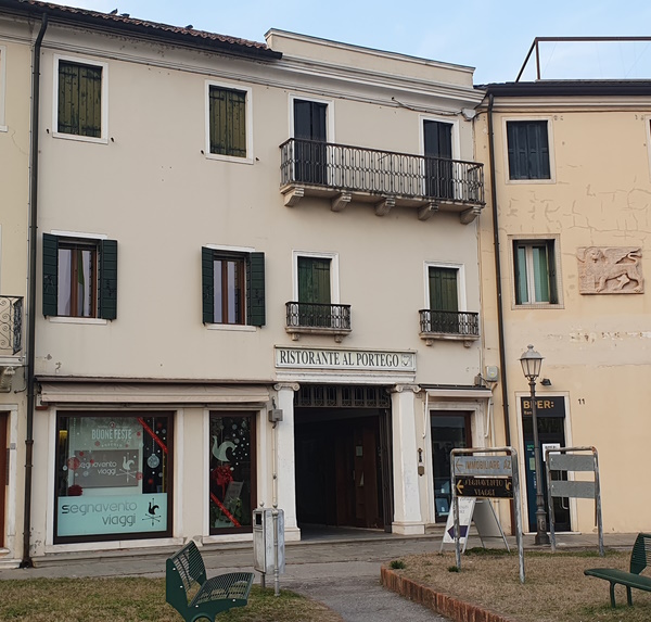 Nel centro di Luce Fabiano a Dolo, Venezia, Dario Canil conduce seminari di Reiki e di Sciamamismo.