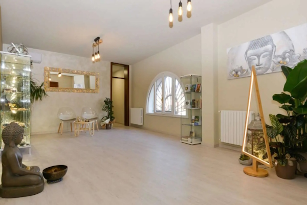 Nel centro di Luce Fabiano a Dolo, Venezia, Dario Canil conduce seminari di Reiki e di Sciamamismo.