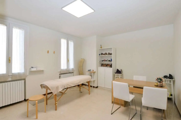 Nel centro di Luce Fabiano a Dolo, Venezia, Dario Canil conduce seminari di Reiki e di Sciamamismo.