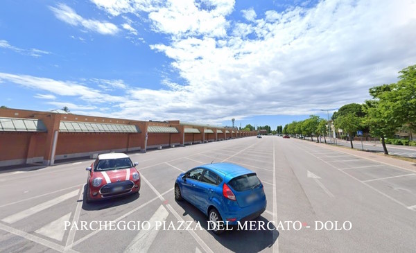 Dove può parcheggiare chi frequenta corsi e seminari Reiki nel Veneto a Dolo, in provincia di Venezia. Parcheggio zona Piazza del mercato di Dolo.